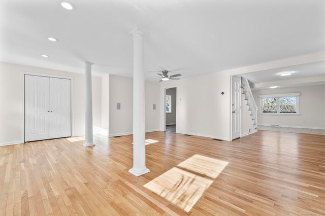 4 Bellview Road, Branford, CT 06405