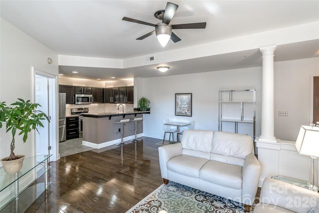 718 W Trade Street 605, Charlotte, NC 28202