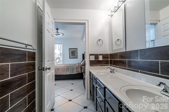 718 W Trade Street 605, Charlotte, NC 28202