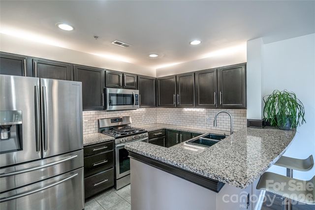 718 W Trade Street 605, Charlotte, NC 28202