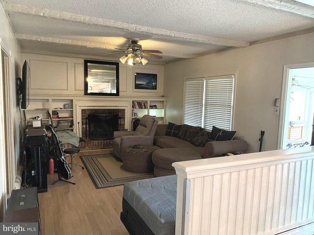 21 JOANNE RD, Southampton, PA 18966