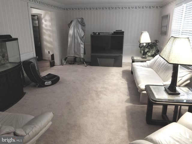 21 JOANNE RD, Southampton, PA 18966