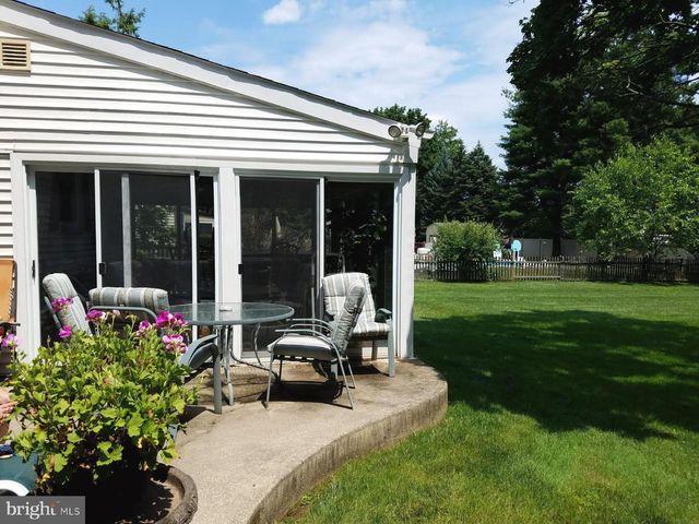 21 JOANNE RD, Southampton, PA 18966