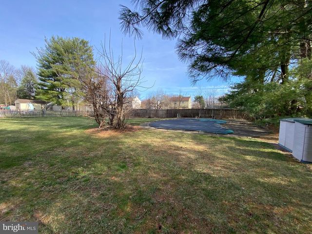 21 JOANNE RD, Southampton, PA 18966