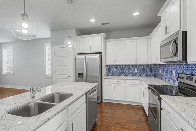 766 Cottage Park Dr, Nashville, TN 37207