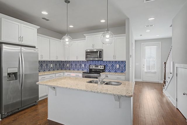 766 Cottage Park Dr, Nashville, TN 37207