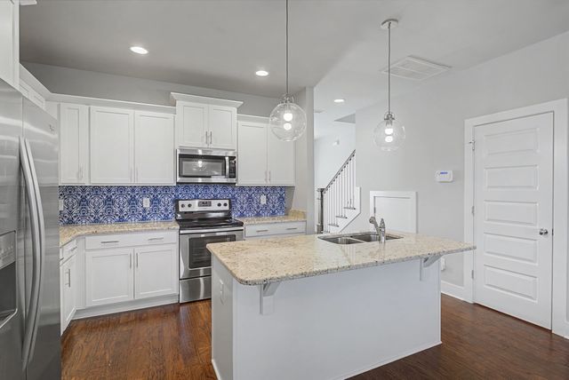 766 Cottage Park Dr, Nashville, TN 37207