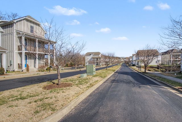 766 Cottage Park Dr, Nashville, TN 37207