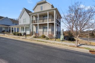 766 Cottage Park Dr, Nashville, TN 37207