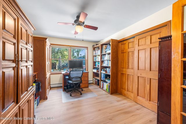 8 Oak Drive, New Windsor, NY 12553