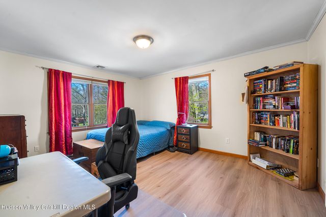 8 Oak Drive, New Windsor, NY 12553