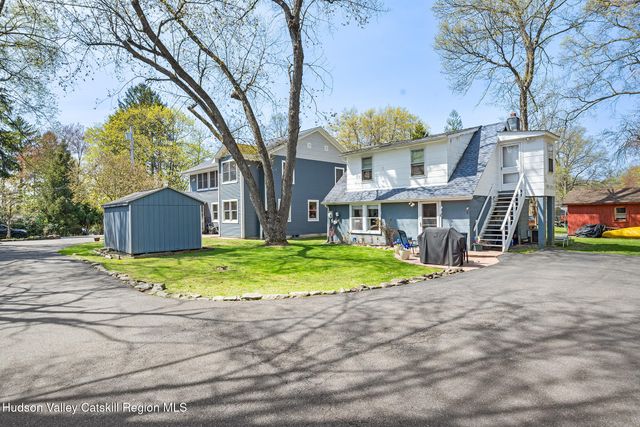 8 Oak Drive, New Windsor, NY 12553