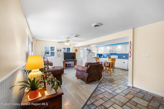 8 Oak Drive, New Windsor, NY 12553