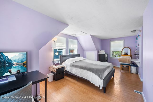 8 Oak Drive, New Windsor, NY 12553