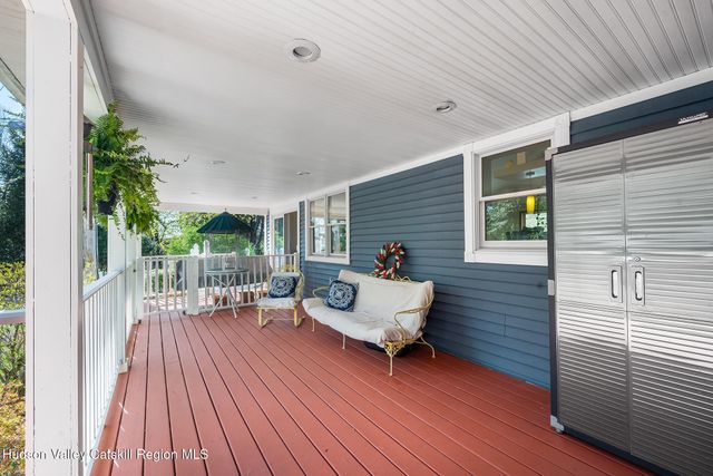 8 Oak Drive, New Windsor, NY 12553