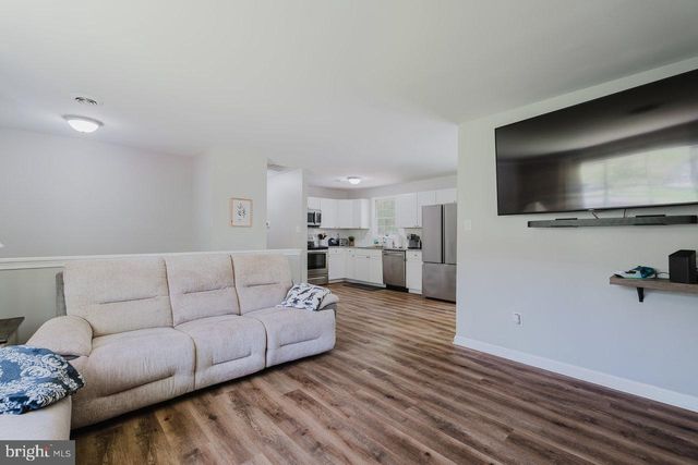 119 CANAL ROAD, Falling Waters, WV 25419
