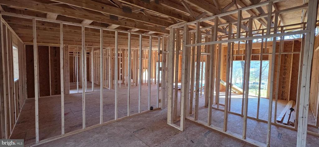 Image 10 of property listing at 654 N BRADLEY LN, Oakland, MD 21550