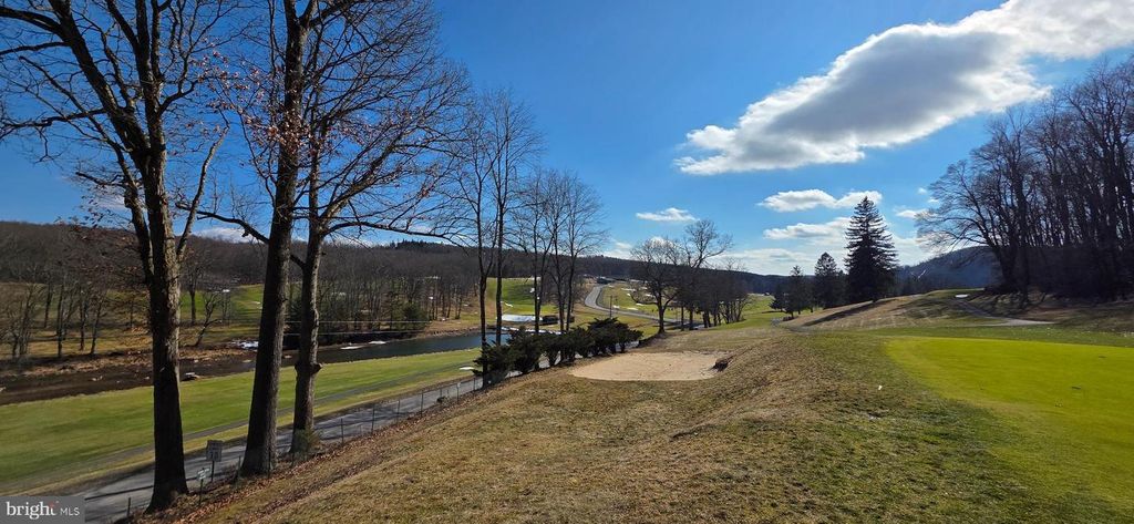 Image 11 of property listing at 654 N BRADLEY LN, Oakland, MD 21550