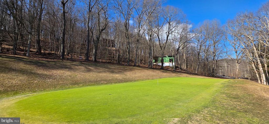 Image 4 of property listing at 654 N BRADLEY LN, Oakland, MD 21550