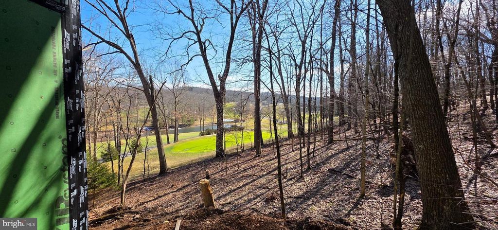 Image 8 of property listing at 654 N BRADLEY LN, Oakland, MD 21550