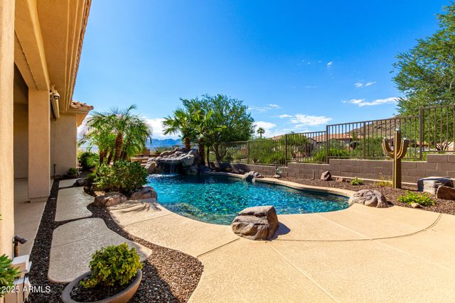 16030 S 27TH Drive, Phoenix, AZ 85045