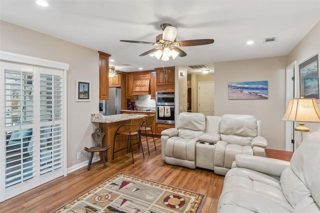 864 REDWOOD WAY, Lake Wales, FL 33898