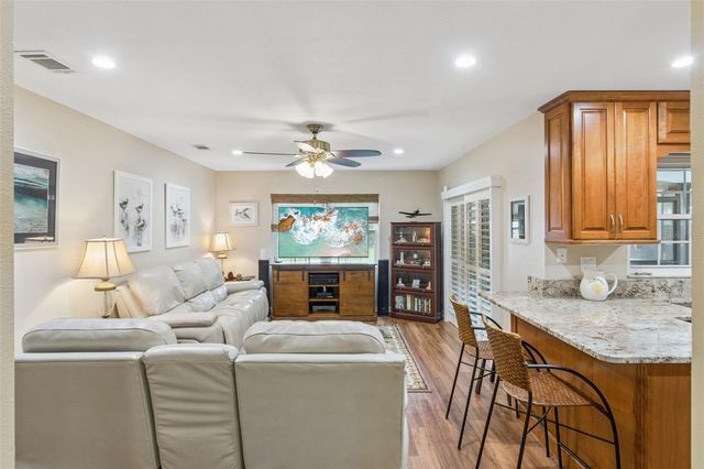 864 REDWOOD WAY, Lake Wales, FL 33898