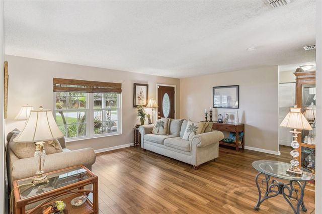864 REDWOOD WAY, Lake Wales, FL 33898