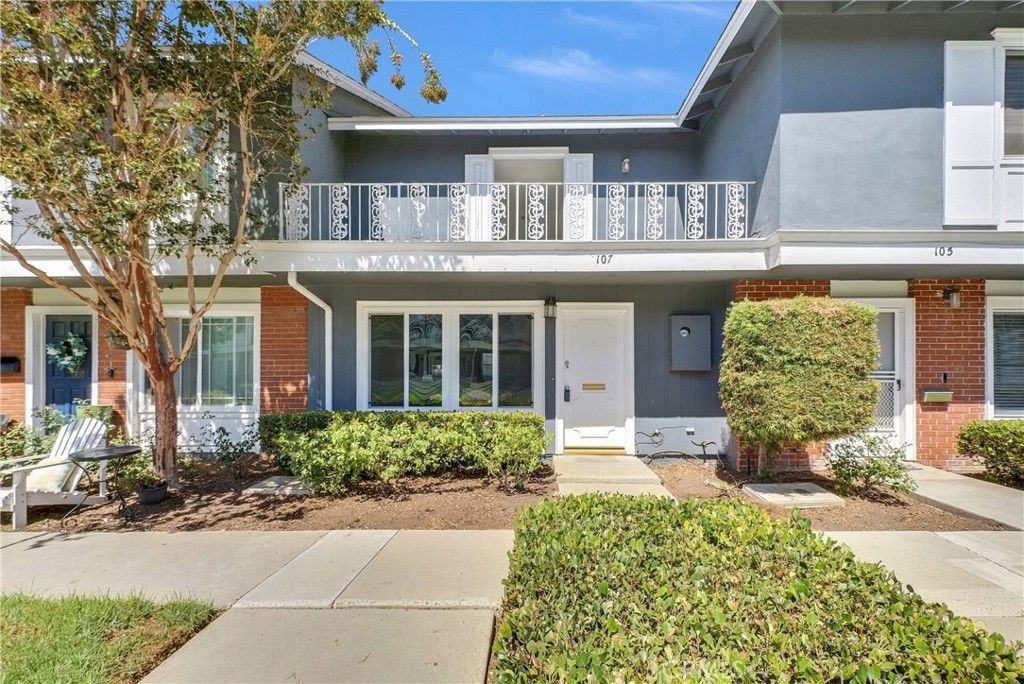 107 Lexington, Costa Mesa, CA 92626 — exterior