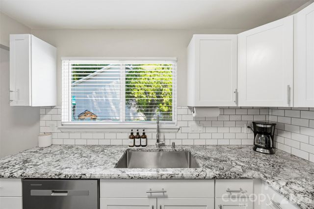 9524 Rainbow Forest Drive, Charlotte, NC 28277
