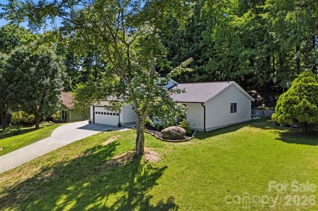 9524 Rainbow Forest Drive, Charlotte, NC 28277