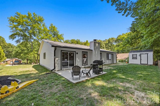9524 Rainbow Forest Drive, Charlotte, NC 28277