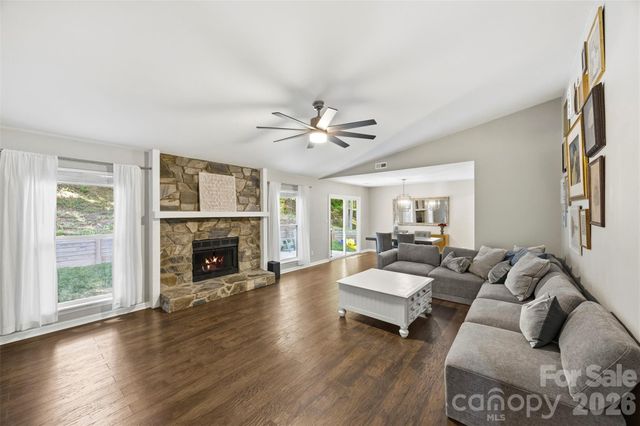 9524 Rainbow Forest Drive, Charlotte, NC 28277