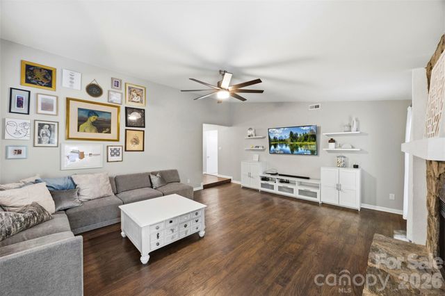 9524 Rainbow Forest Drive, Charlotte, NC 28277