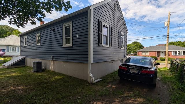 22 Walnut St, Revere, MA 02151