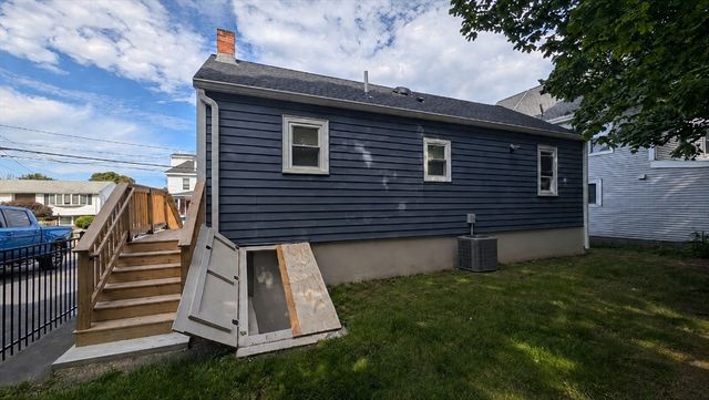 22 Walnut St, Revere, MA 02151