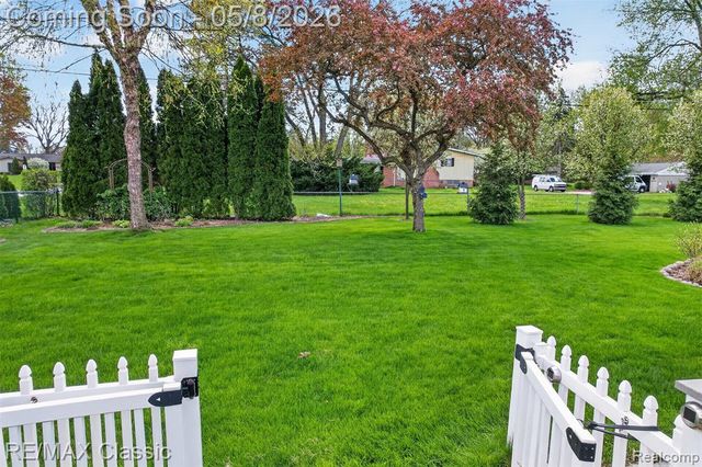 3566 South Boulevard, Bloomfield Hills, MI 48304