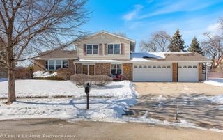 1484 Hodlmair Court, Elk Grove Village, IL 60007