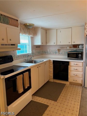 3130 Mercury LN, North Fort Myers, FL 33903