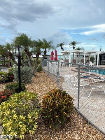 3130 Mercury LN, North Fort Myers, FL 33903