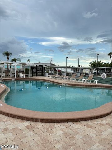 3130 Mercury LN, North Fort Myers, FL 33903