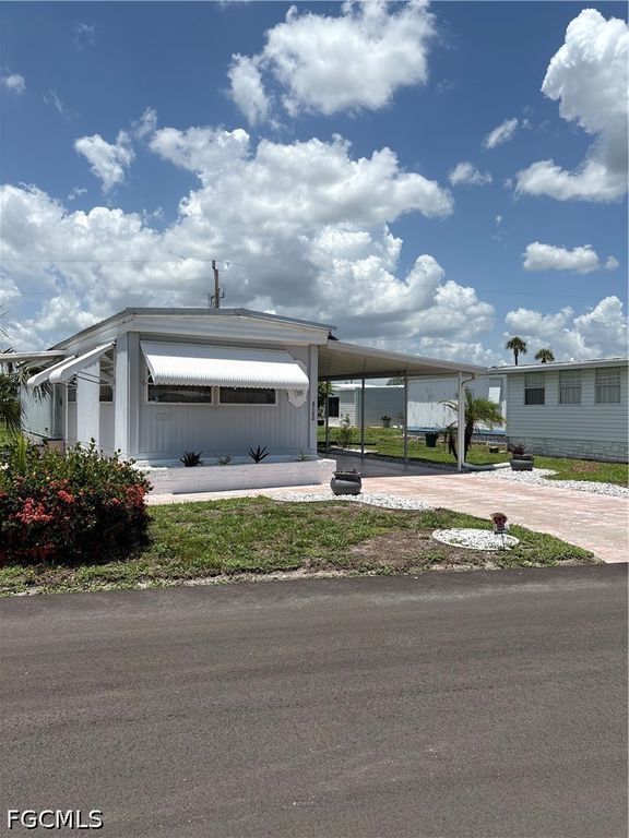 3130 Mercury LN, North Fort Myers, FL 33903
