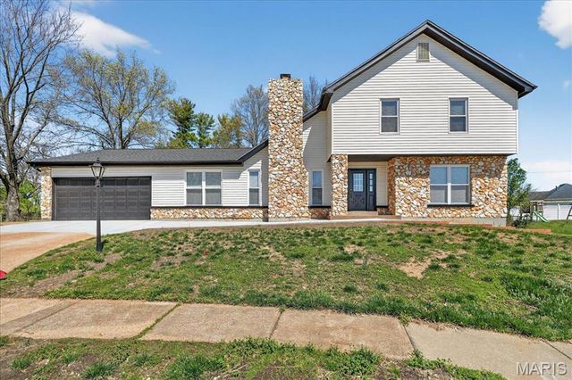 5039 Amber Place Drive, St Louis, MO 63128