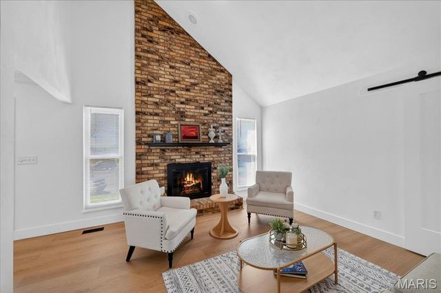 5039 Amber Place Drive, St Louis, MO 63128