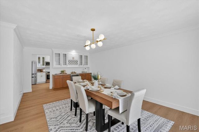 5039 Amber Place Drive, St Louis, MO 63128