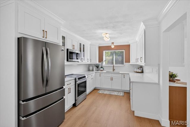 5039 Amber Place Drive, St Louis, MO 63128