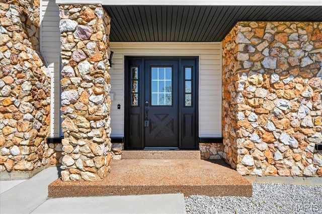 5039 Amber Place Drive, St Louis, MO 63128