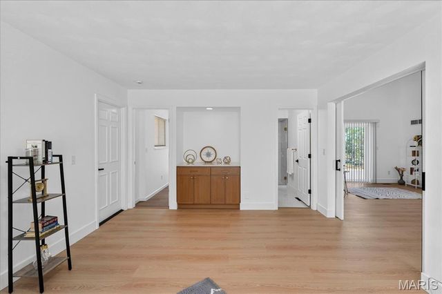 5039 Amber Place Drive, St Louis, MO 63128