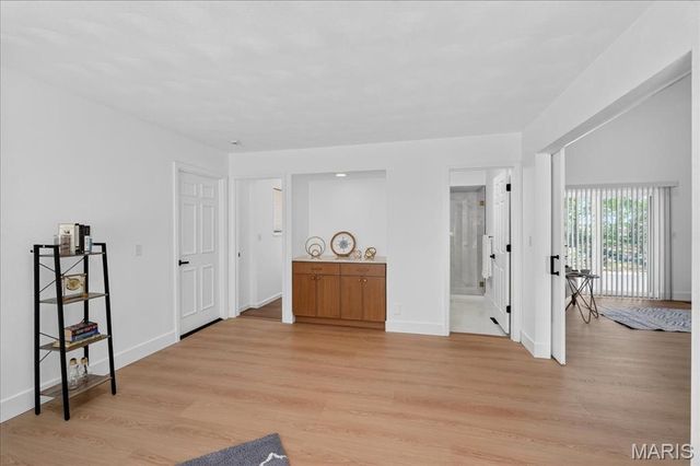 5039 Amber Place Drive, St Louis, MO 63128