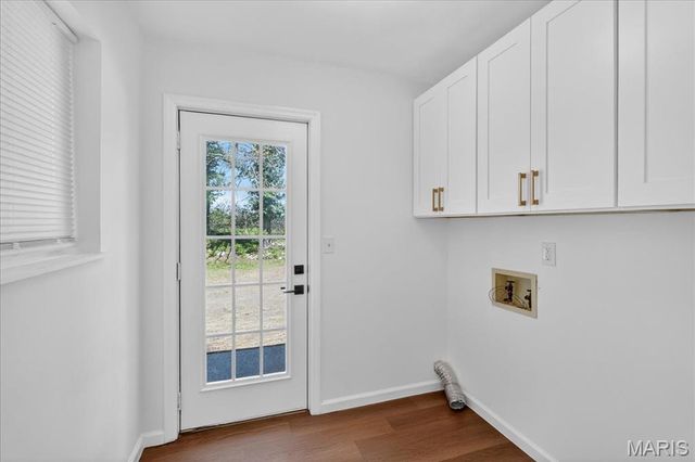 5039 Amber Place Drive, St Louis, MO 63128